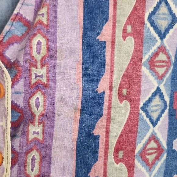 Colorful Geometric Patterned Vest - Picture 3 of 4